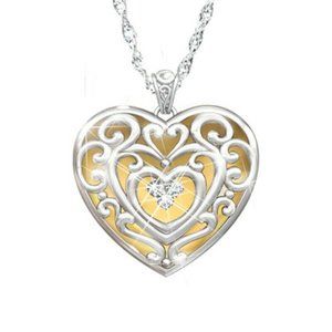 ** BRAND NEW ** Heart Pendant Necklace